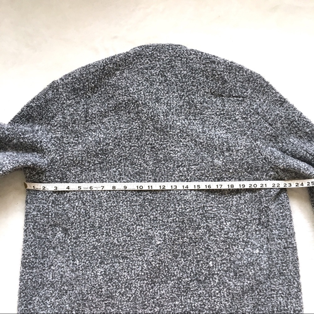 SOLD!! beautiful gray wool overcoat - Picture 6 of 8